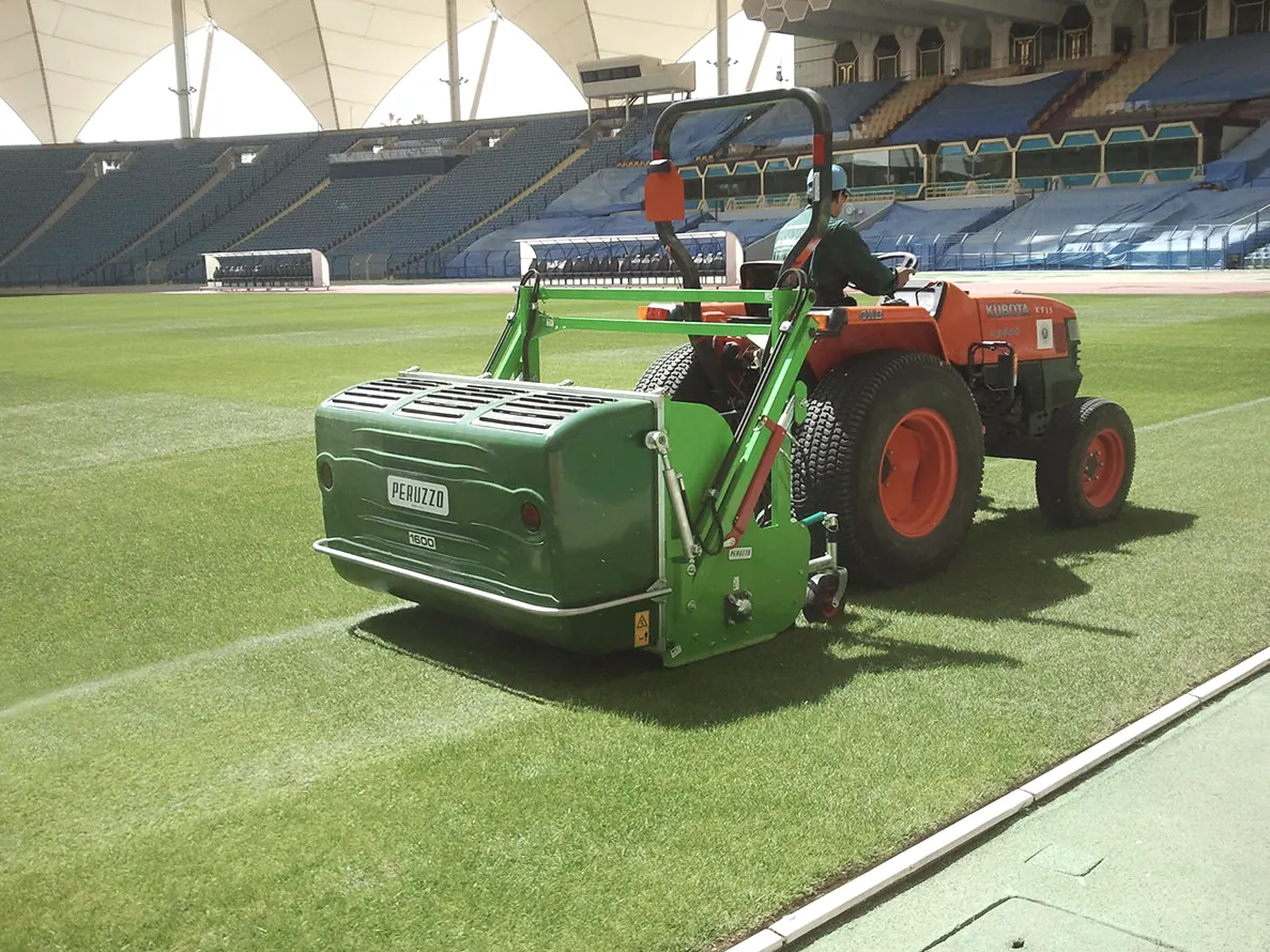 Peruzzo Koala 1600 tractor-mounted scarifier / mower