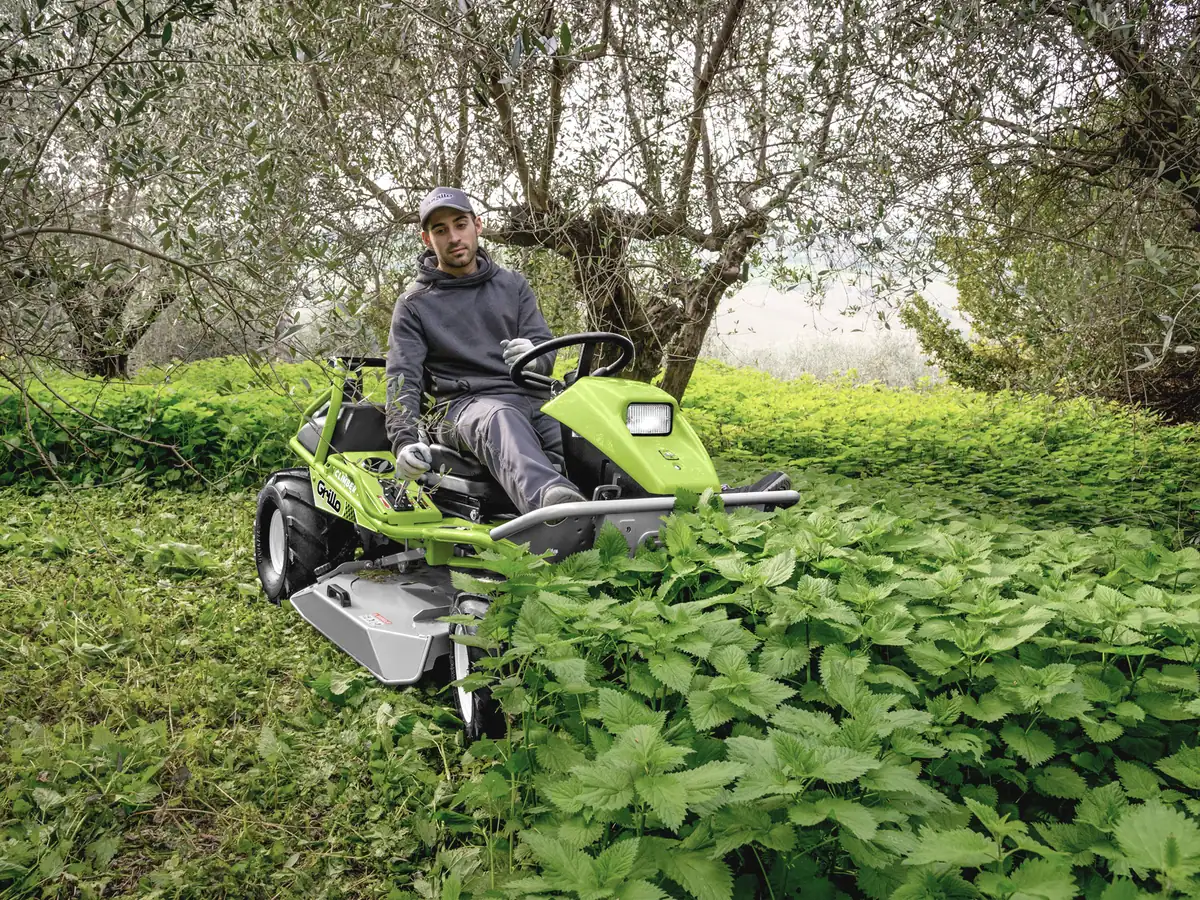 Grillo Climber 10 AWD 23 self-propelled mulching mower