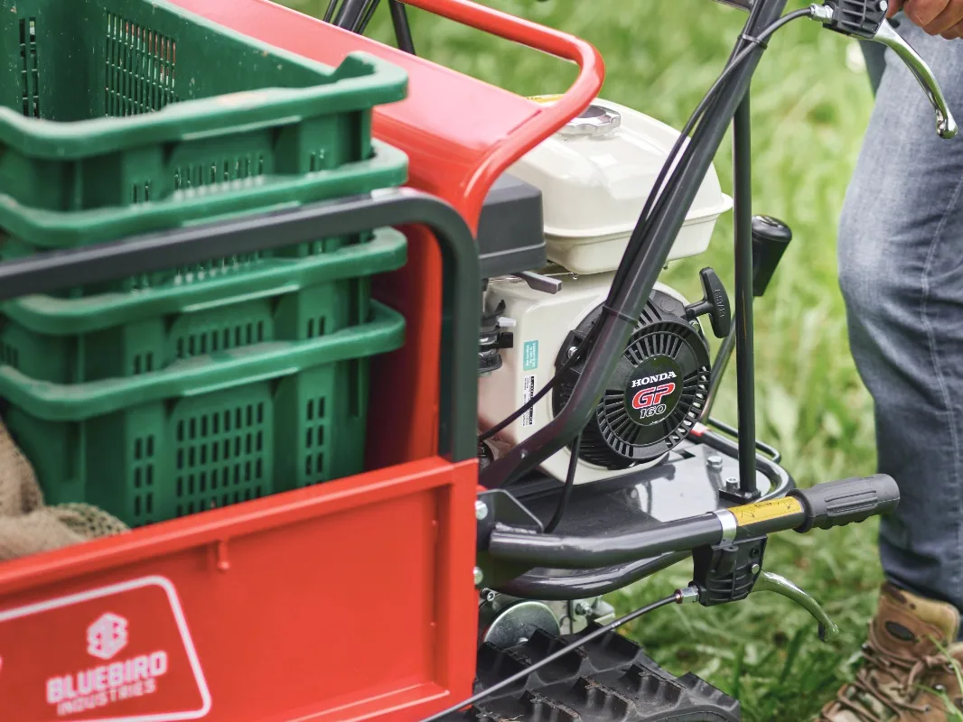 BlueBird Carrier 500 at work on a lawn